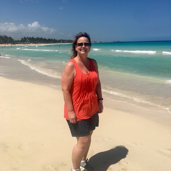 Meet your Posher, Karen - Picture 3 of 12